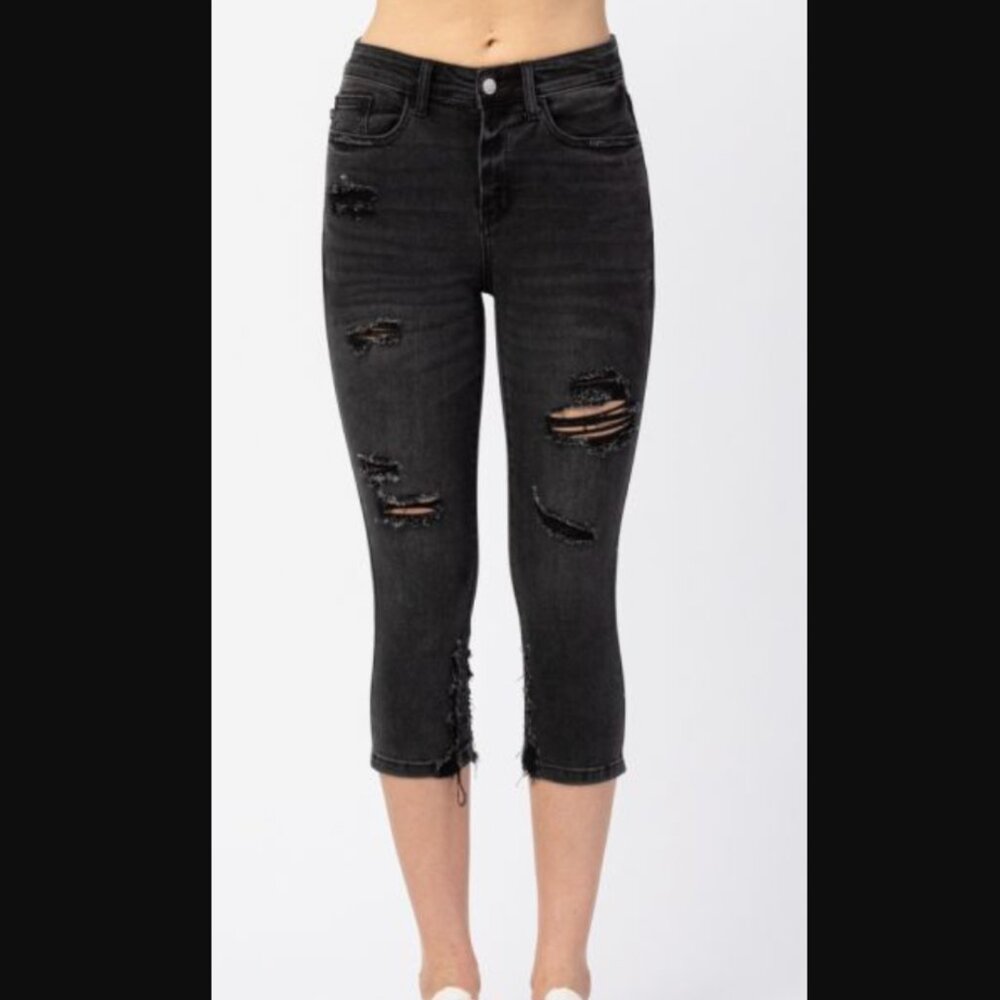 Judy Blue Black Distressed Capri